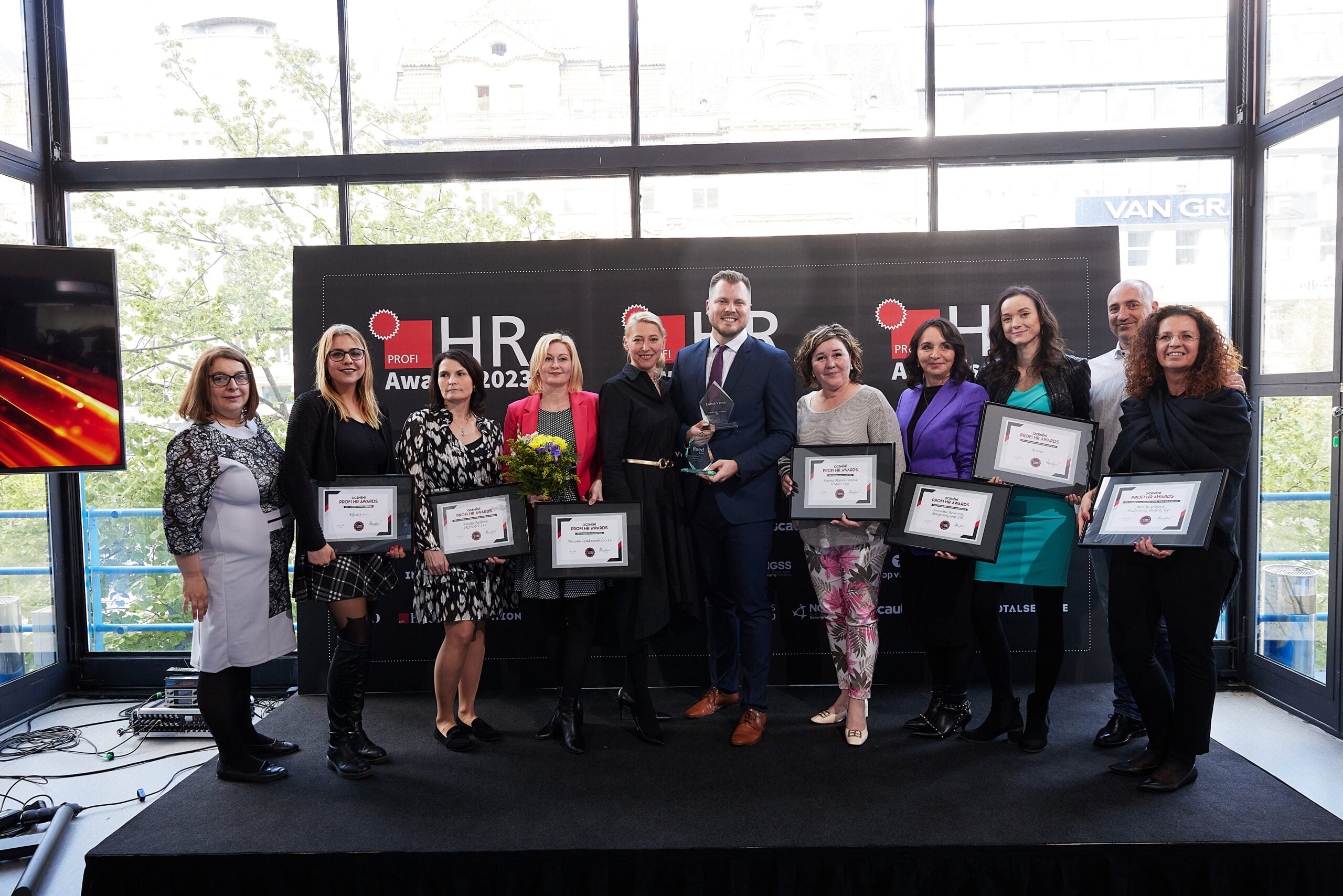 HR awards 264