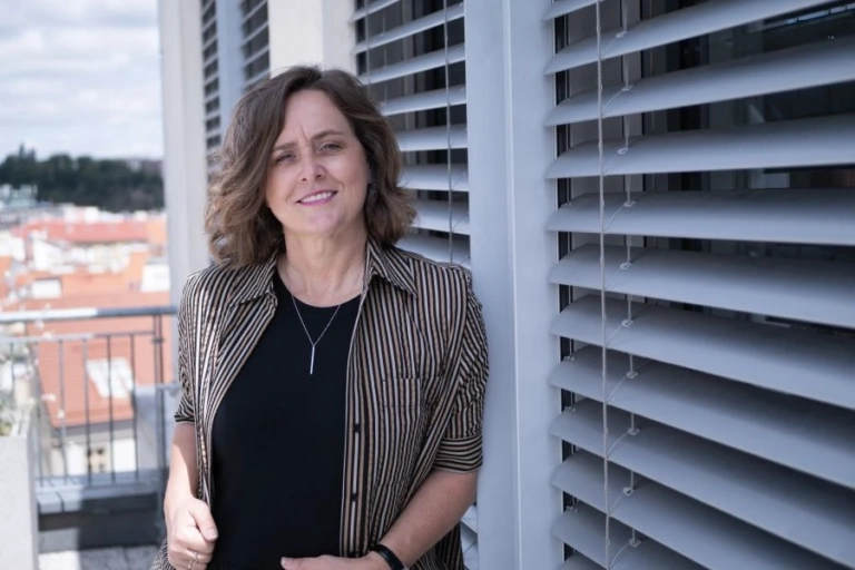 Martina juzova wood re 01 (002)